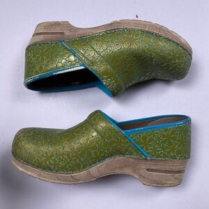 SANITA Professional 60s Flower Power Green and Gold Floral Print Upper Clog